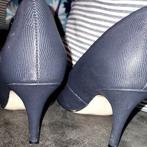 Calvin Klein navy blue snake print heels size 6.5